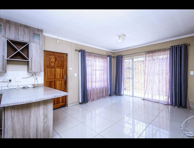 3 BEDROOM TOWNHOUSE TO LET IN HONEYPARK